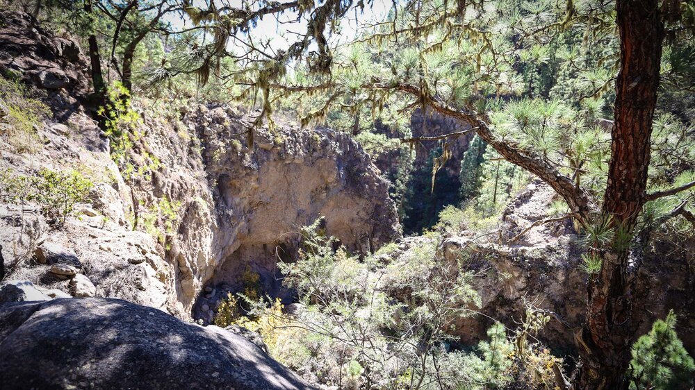 Felswand im mittleren Abschnitt des Barranco del Río