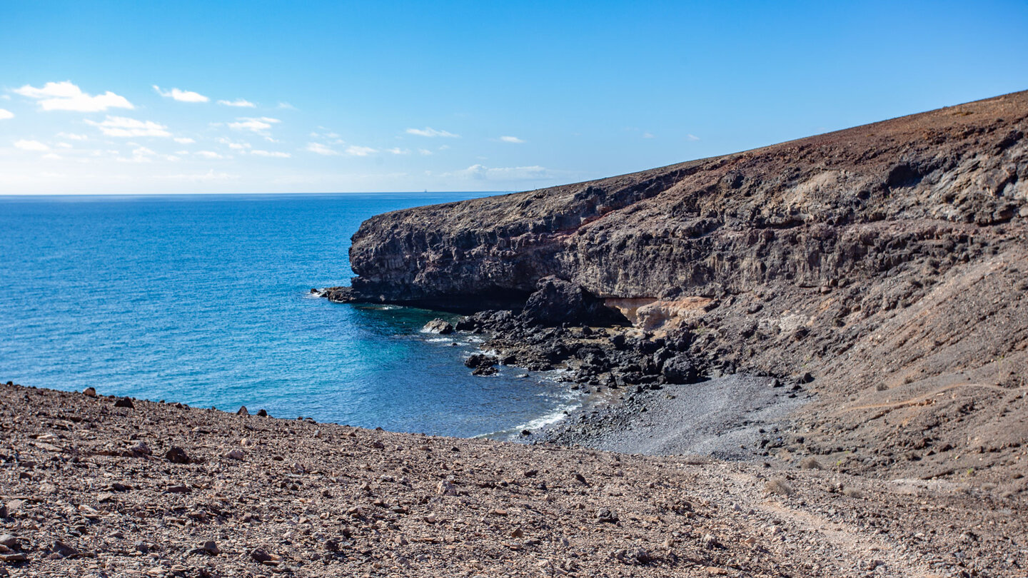 Abstieg zur Meeresgrotte an der Punta Bonazo