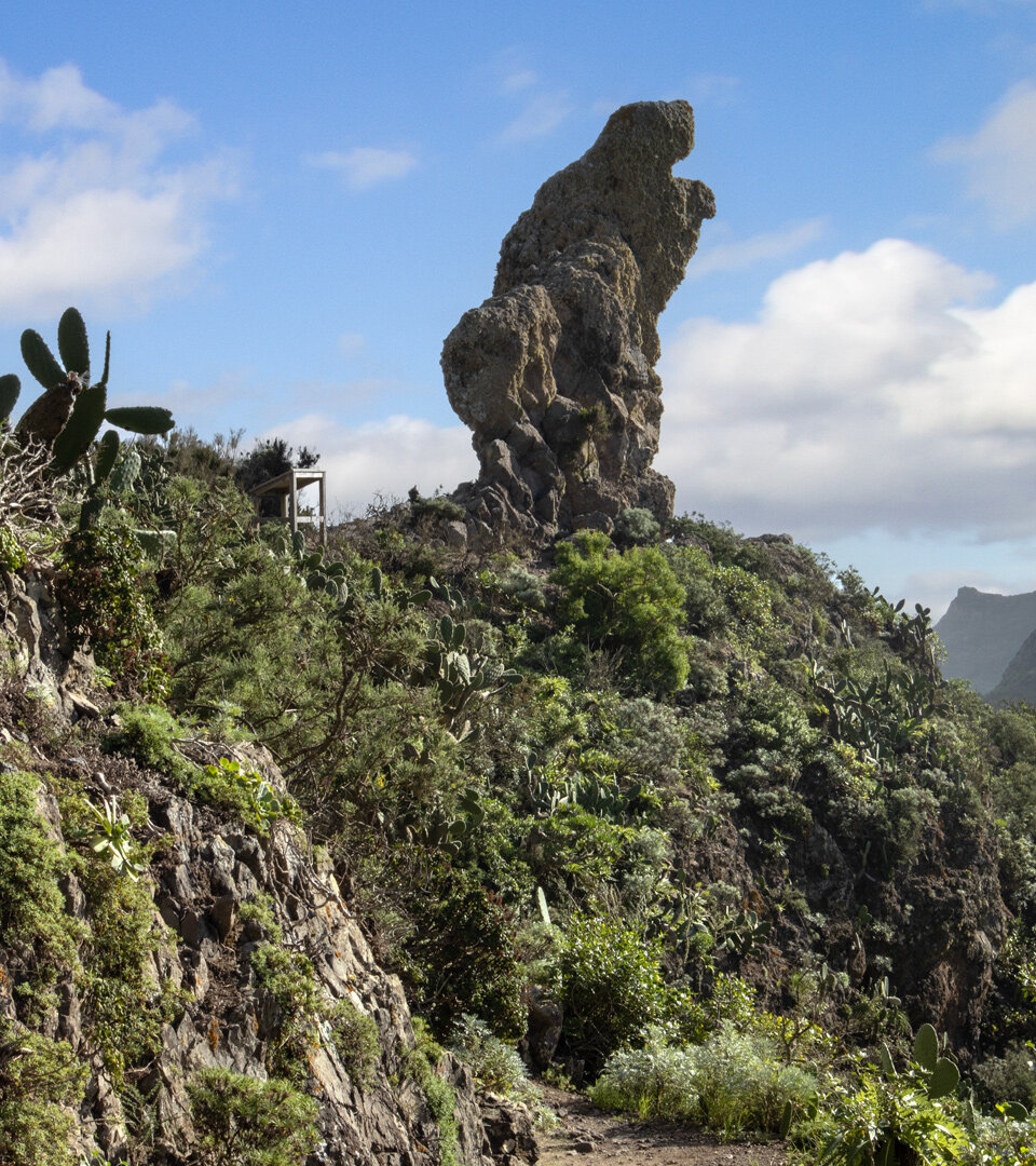 der hoch aufragende Roque del Pilón