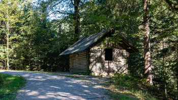 die Rossgrundhütte am Wanderweg