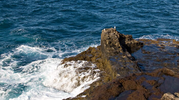 die zerfallene Hafenmauer von Puerto de Garafía