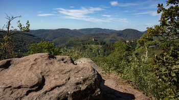 Blick vom Krappenfels zur Burg Fleckenstein