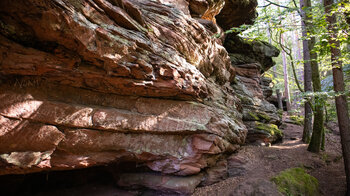 Wanderweg entlang des Schlangenfelsen