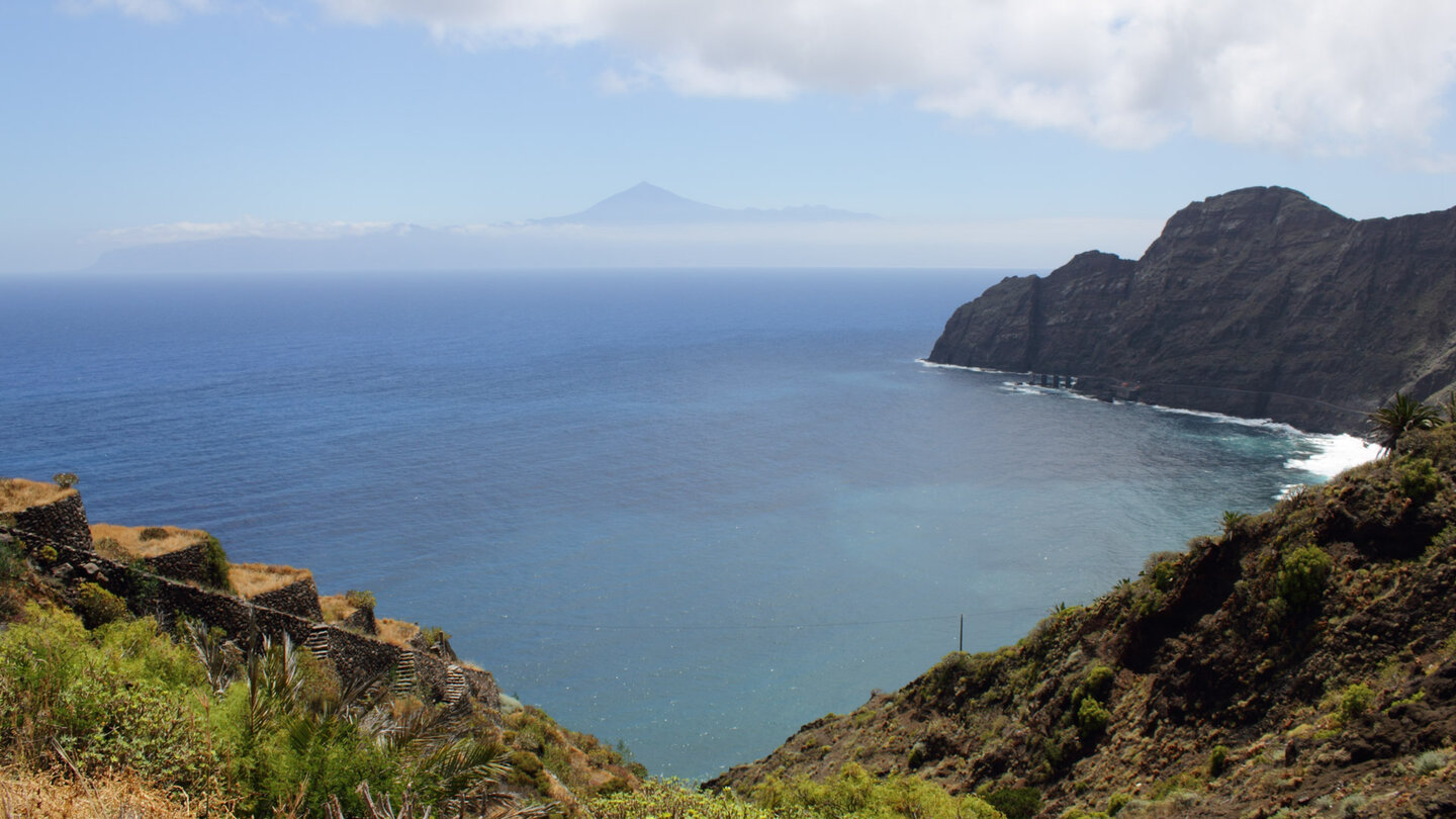 Aussicht vom Mirador de Agulo auf La Gomera hin zum Atlantik und der Nachbarinsel Teneriffa