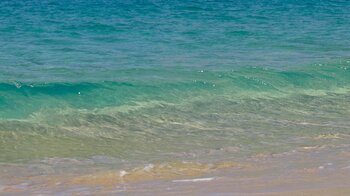 glasklares Wasser in der Bucht Playa Francesa auf La Graciosa