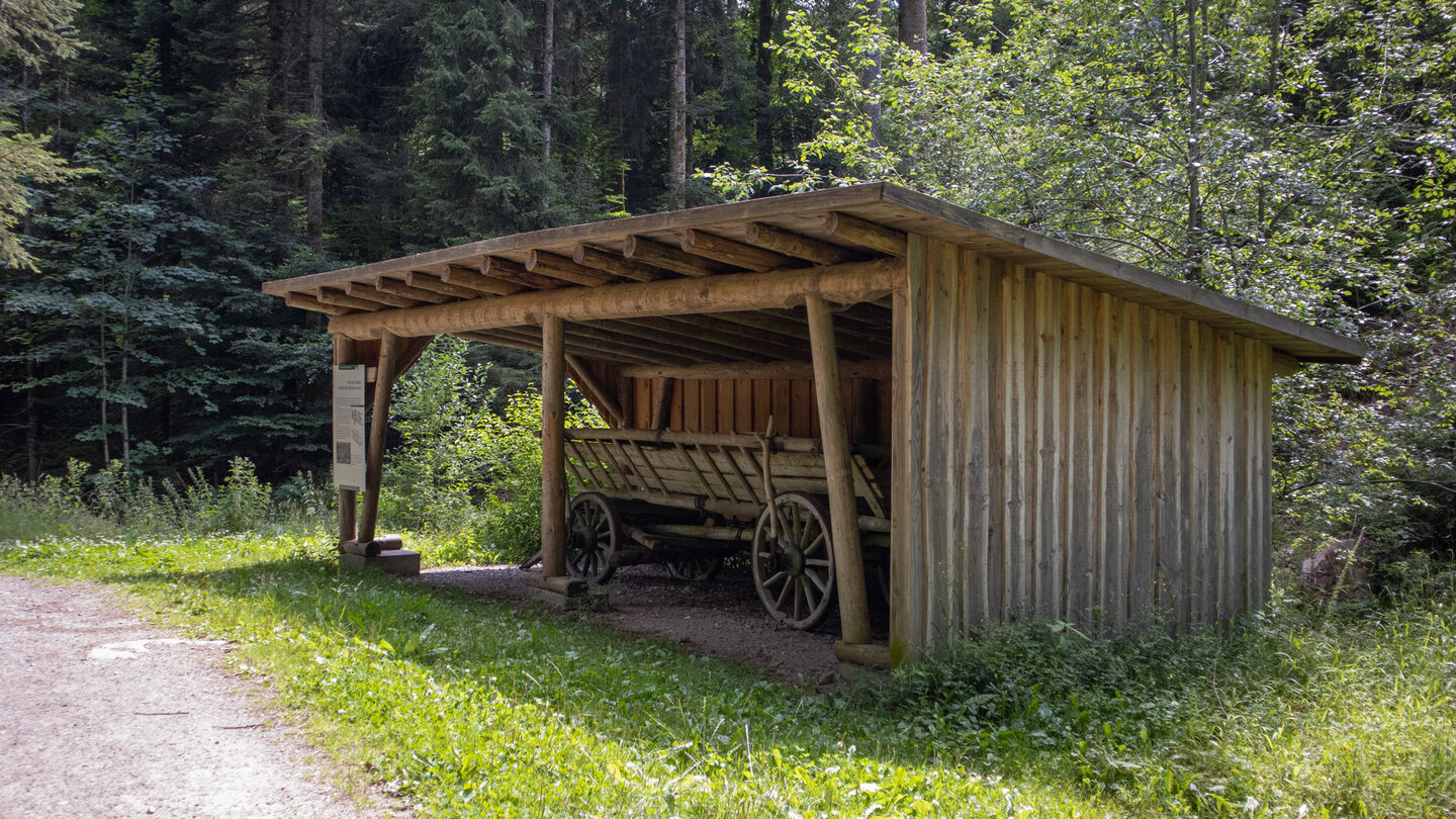 historisches Fuhrwerk an der Tonbachfurt