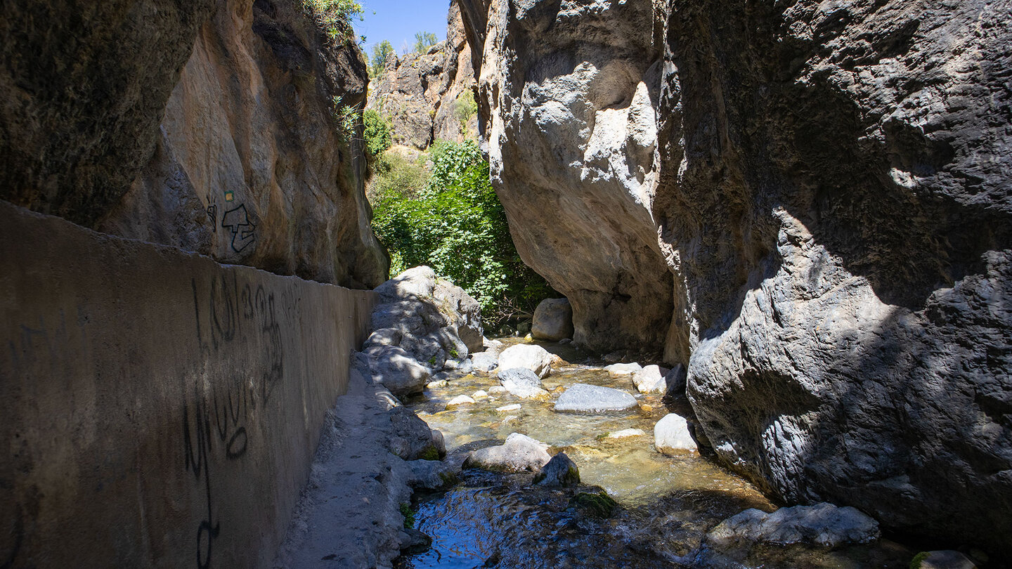 Wanderung im Bachbett des Río Monachil