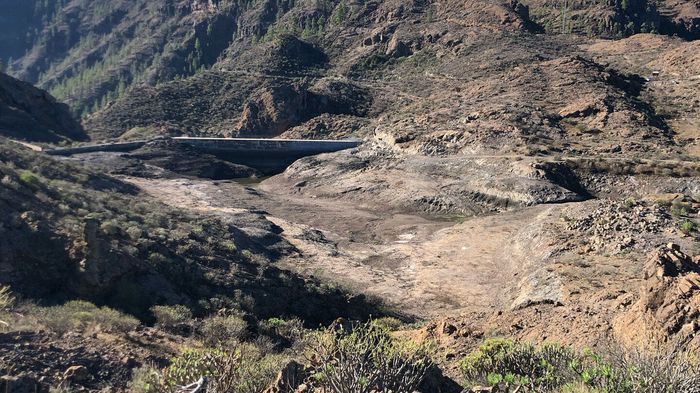 der ausgetrocknete Stausee Presa del Salto del Perro