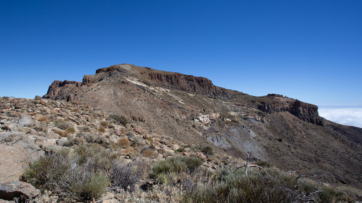 die Aufwanderung führt entlang des Morra del Río über das Randgebirge der Caldera