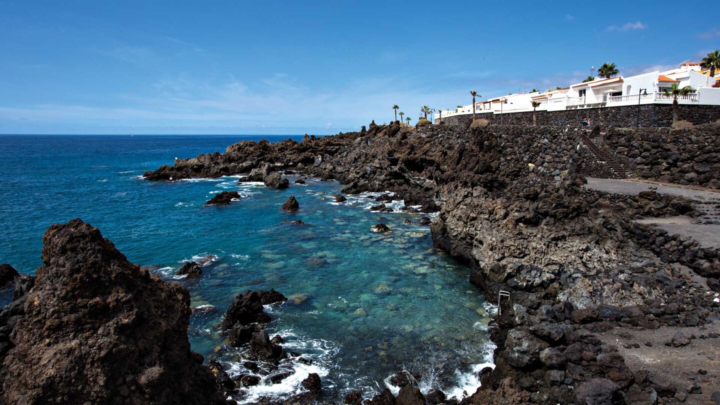 das Meerwasserschwimmbad in Playa San Juan