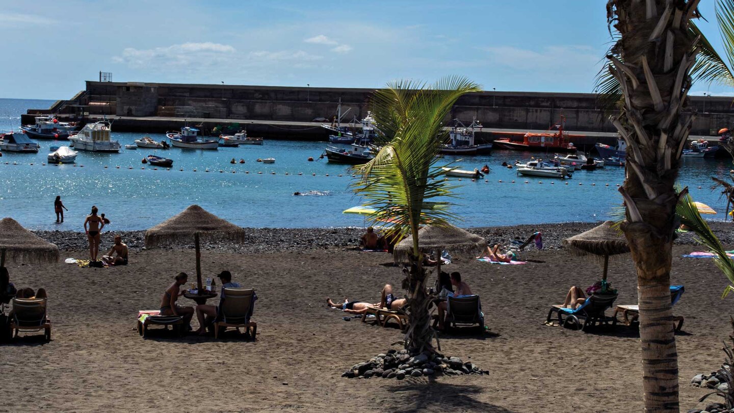 der Stadtstrand von Playa San Juan im Süden Teneriffas