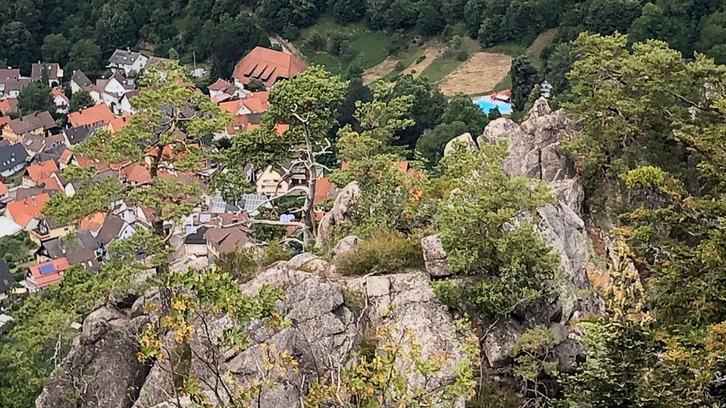 Blick auf Lautenbach über die Lautenfelsen