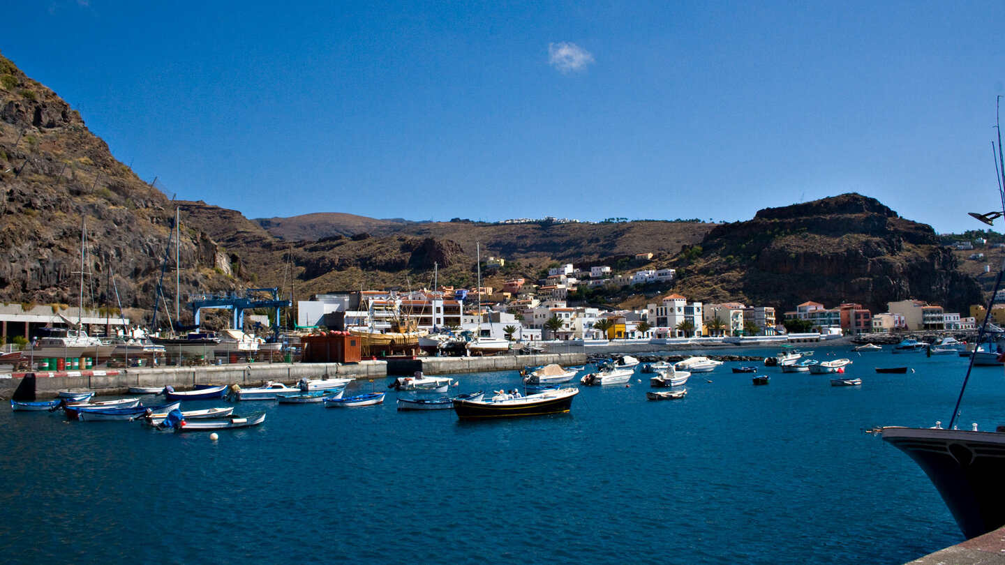 Boote im Hafen von Playa de Santiago auf La Gomera