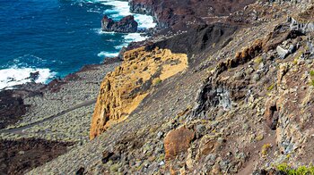 auch ockerfarbene Felsen sieht man vom Mirador Lomo Negro II auf El Hierro