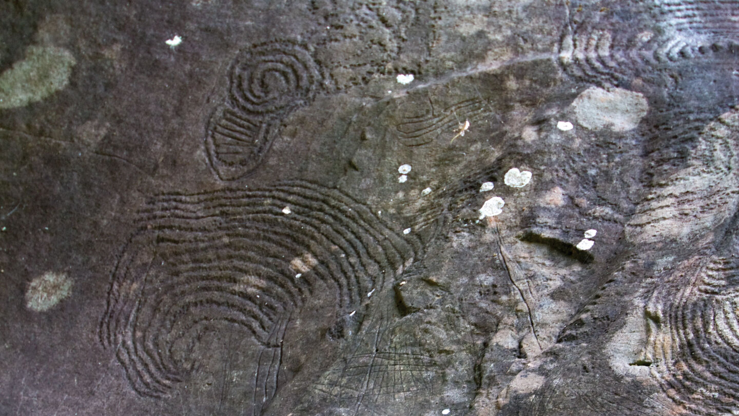 die Petroglyphen auf La Palma wurden wahrscheinlich mit spitzen Steinen eingeritzt oder eingemeißelt