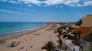 der weite Strand an der Playa del Inglés auf Gran Canaria