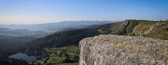 Blick vom Taubenklangfelsen auf den Lac du Forlet