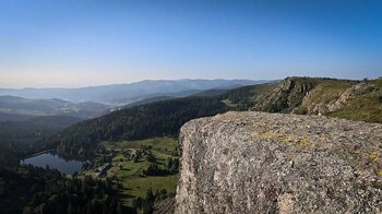 Blick vom Taubenklangfelsen auf den Lac du Forlet