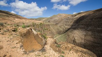 Blick über den Barranco de Tenegüime in der Region Haría und Teguise auf Lanzarote