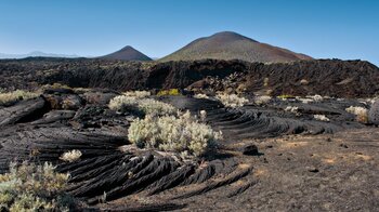 interessanten Lavaformationen in der Vulkanlandschaft von Los Lajiales auf El Hierro