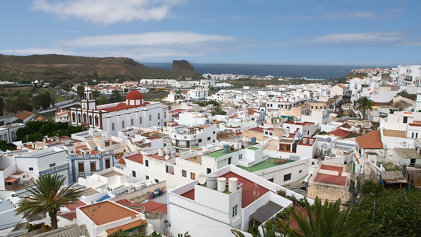 Blick zum Atlantik über Agaete auf Gran Canaria