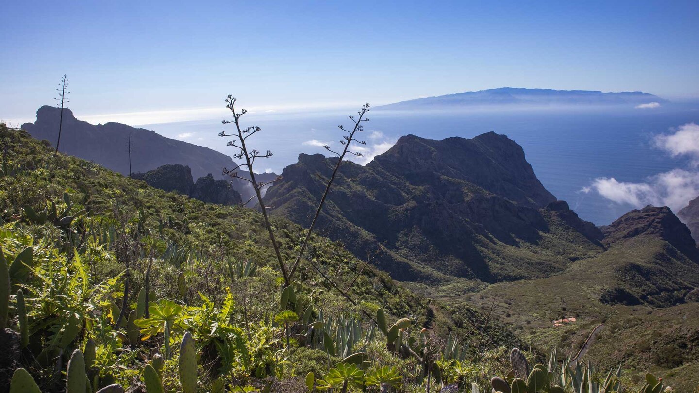 Blick über Los Carrizales auf die Nachbarinsel La Gomera