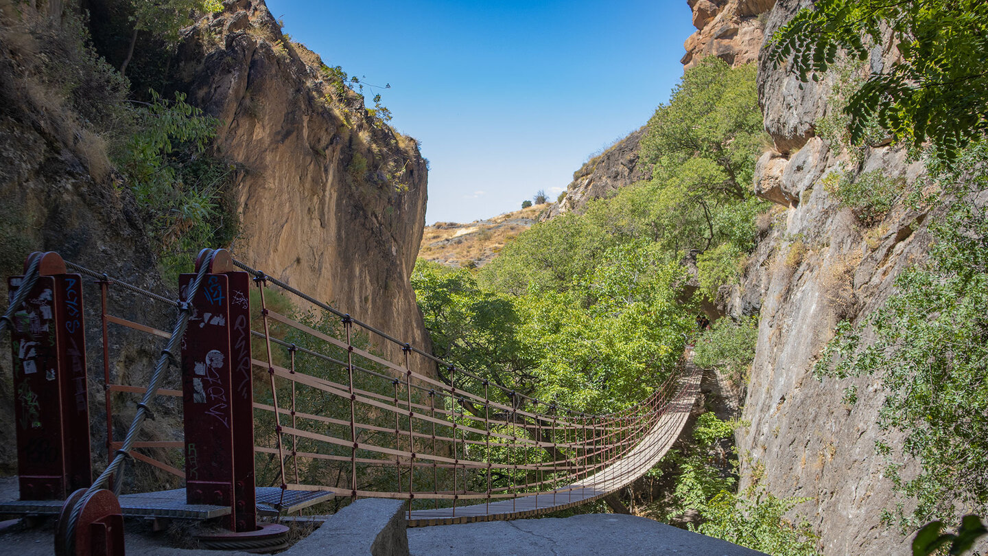 die längste Hängebrücke am Río Monachil