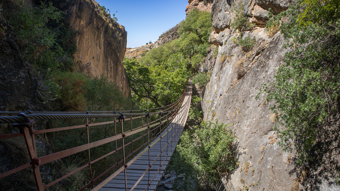 Hängebrücke bei den Cahorros del Río Monachil