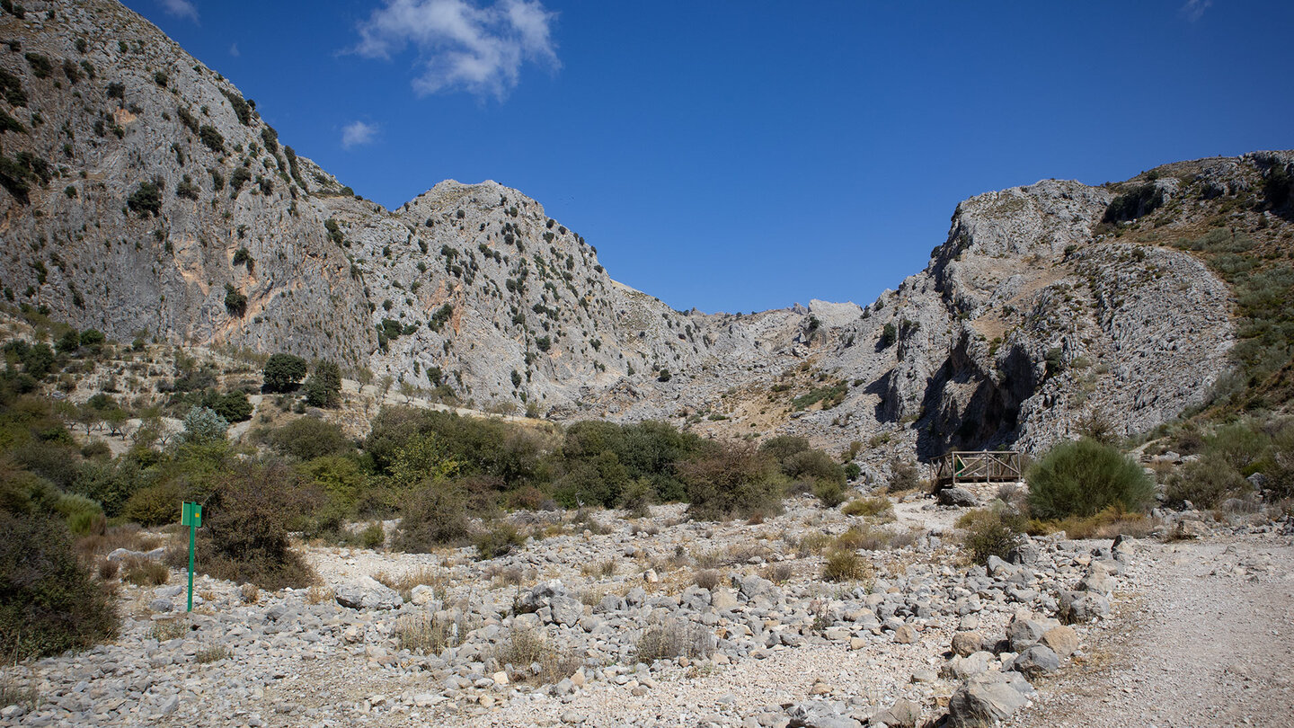 zerklüftete Berglandschaft im Naturpark Sierra de Castril