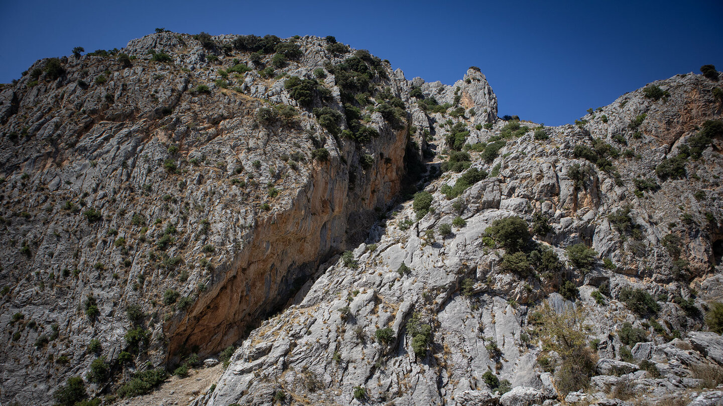 Felsspalten im Bergmassiv der Sierra de Castril