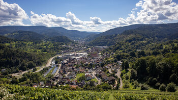 Ausblick auf den Ort Obersrot im Murgtal