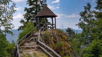 Pavillon auf den Latschigfelsen