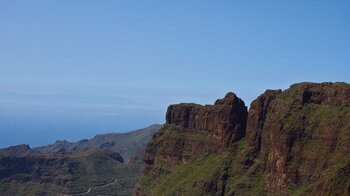 Blick vom Mirador de Cherfe auf Teneriffa und zur Nachbarinsel La Gomera