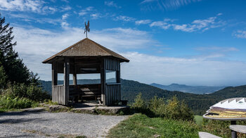 Panoramblick von der Schweizerkopf-Hütte bis in die Rheinebene