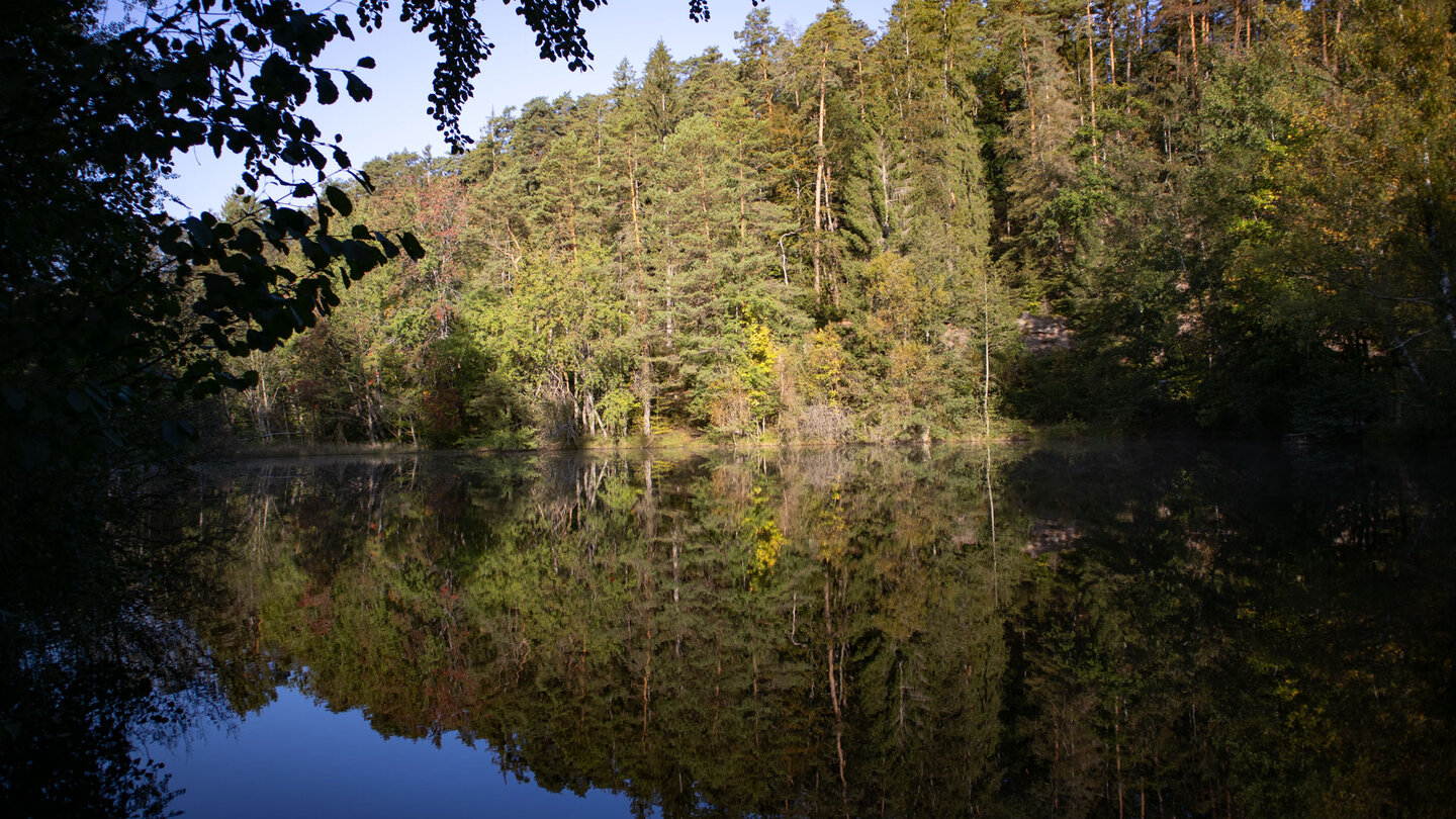 Ausgangspunkt der Wanderung ist der Weier im Moosbachtal