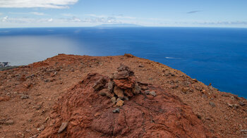 rotes Lavagestein am Volcán Teneguía auf La Palma