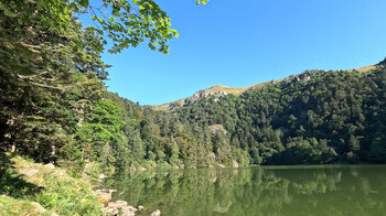 Blick über den Lac du Schiessrothried zum Le Hohneck