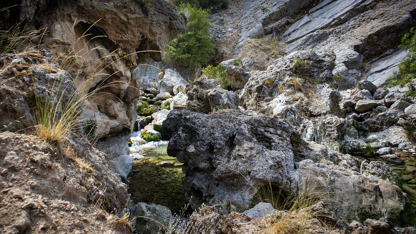 Tuffsteinformationen am Río Borosa