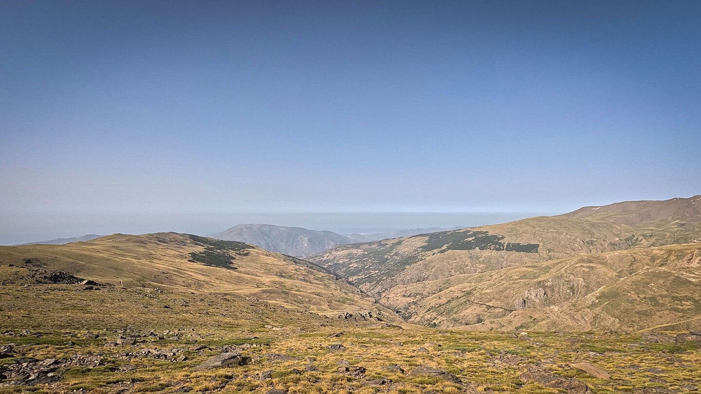 Blick über die Schlucht des Rio Mulhacén