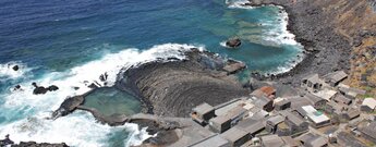 Fischerdorf Pozo de Las Calcosas mit imposanter Lavazunge auf El Hierro