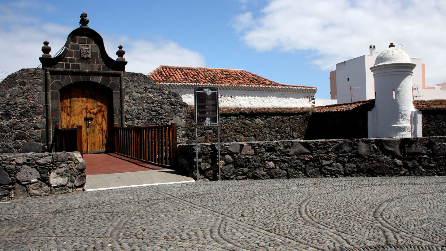 Vorplatz zum Castillo de La Virgen in Santa Cruz de La Palma