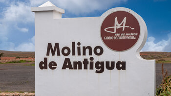 der Eingang Mühlenmuseums Molina de Antigua auf Fuerteventura