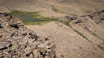 der See Laguna Hondera mit dem Rio Culo de Perra