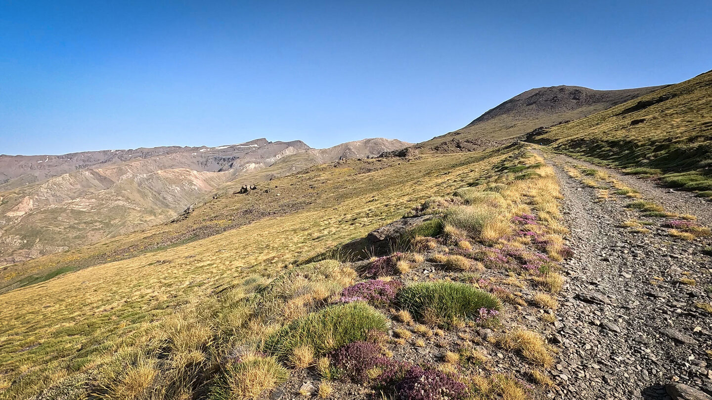 Panorama entlang der Wanderroute bis zum Veleta