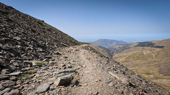 Blick bis zum Mittelmeer vom Wanderweg GR-411a