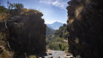 Blick auf den Alcazaba vom Wanderweg Vereda de la Estrella