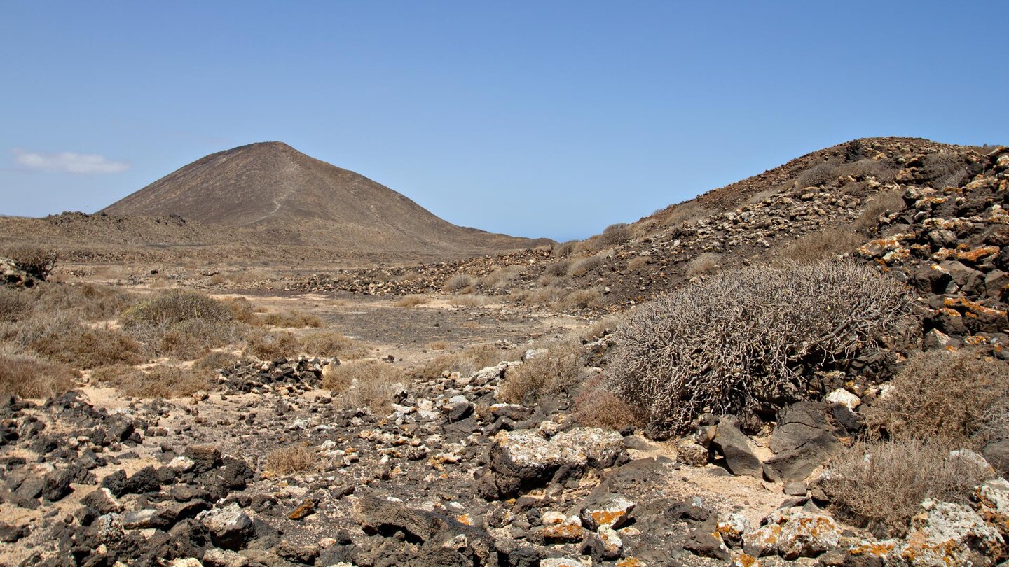 Blick auf den Montaña de la Caldera auf der Indel Los Lobos