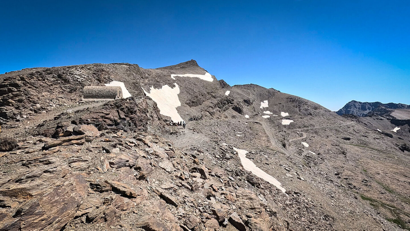 Schutzhütte Refugio La Carihuela am Wanderweg zum Pico del Veleta