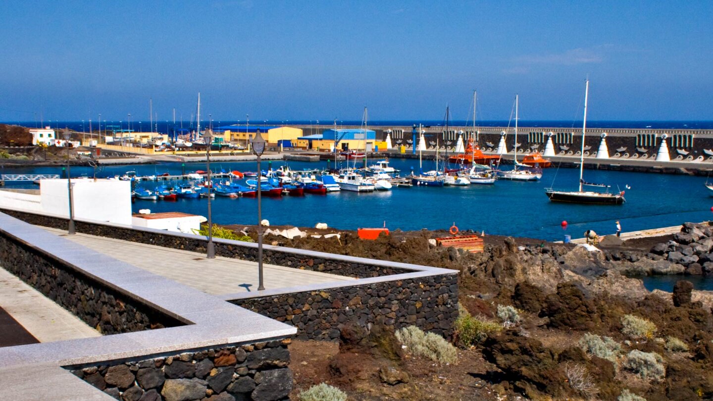 Blick über den Hafen von La Restinga auf El Hierro