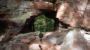 Fenster im Felsmassiv am Rumberg